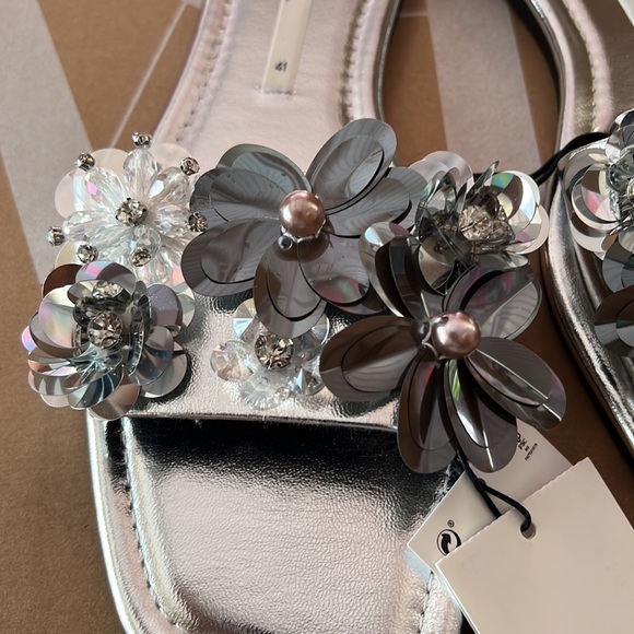 Zara Metallic Floral Appliqué Square Toe Sandals - Picture 10 of 11